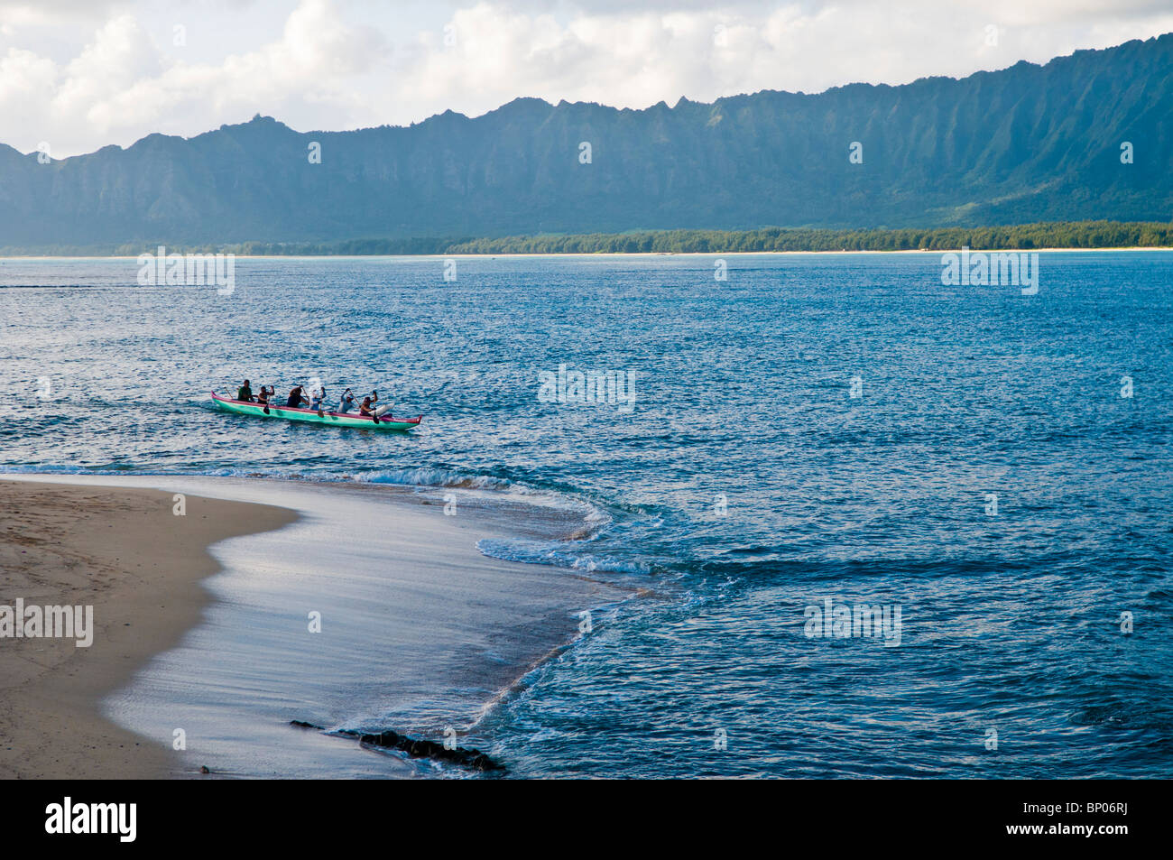 Ausleger-Kanu aus Kailua Bay Mokulua Nui Insel Oahu, HI Stockfoto