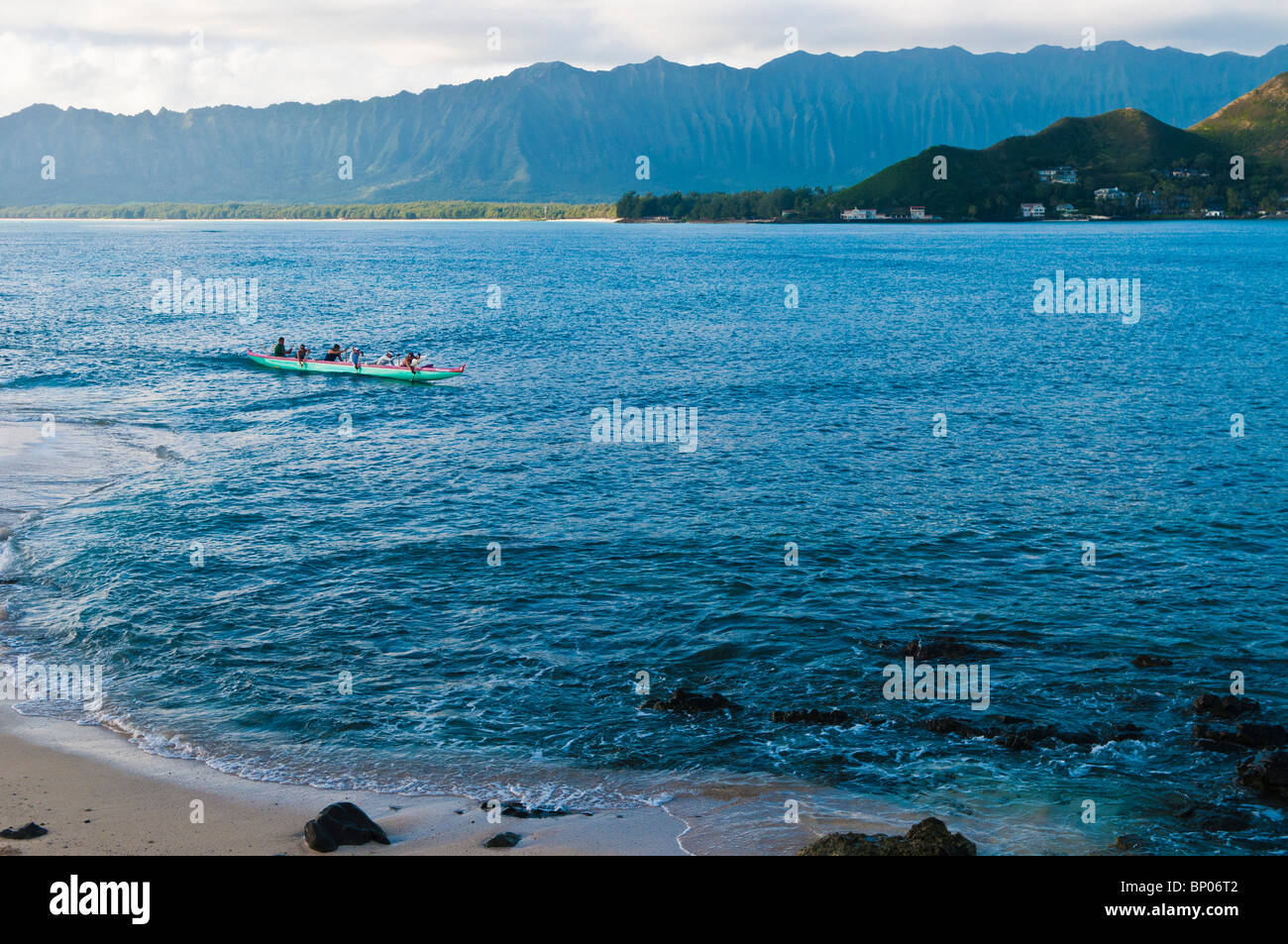 Ausleger-Kanu aus Kailua Bay Mokulua Nui Insel Oahu, HI Stockfoto