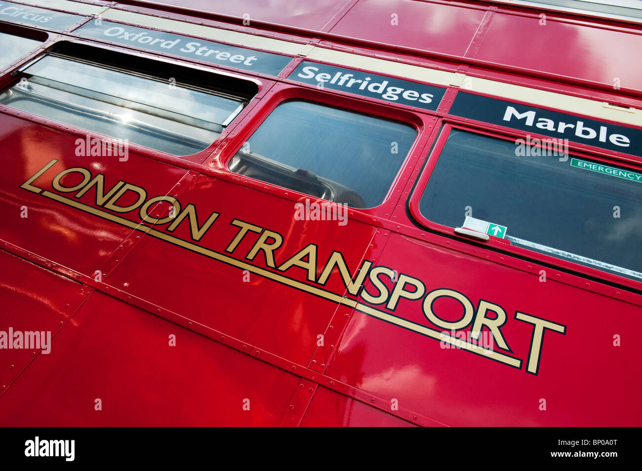 AEC Routemaster, London-rote Doppeldecker-Bus. RCL-Klasse Stockfoto