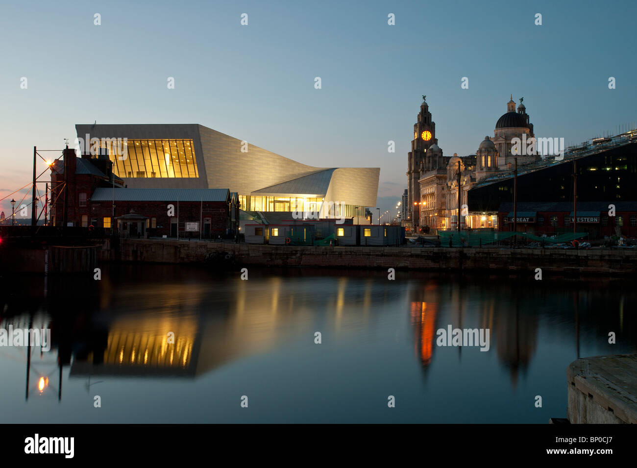 Das Museum Of Liverpool und Pier Head bei Nacht Liverpool Merseyside UK Stockfoto