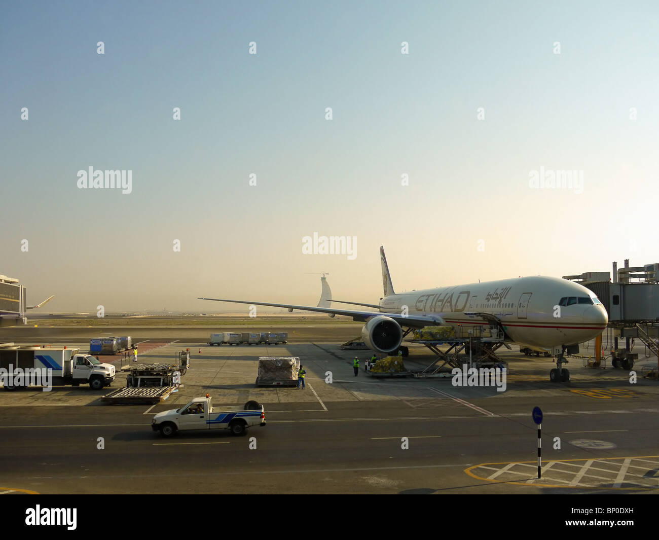 Am frühen Morgen am internationalen Flughafen Abu Dhabi, Vereinigte Arabische Emirate Stockfoto