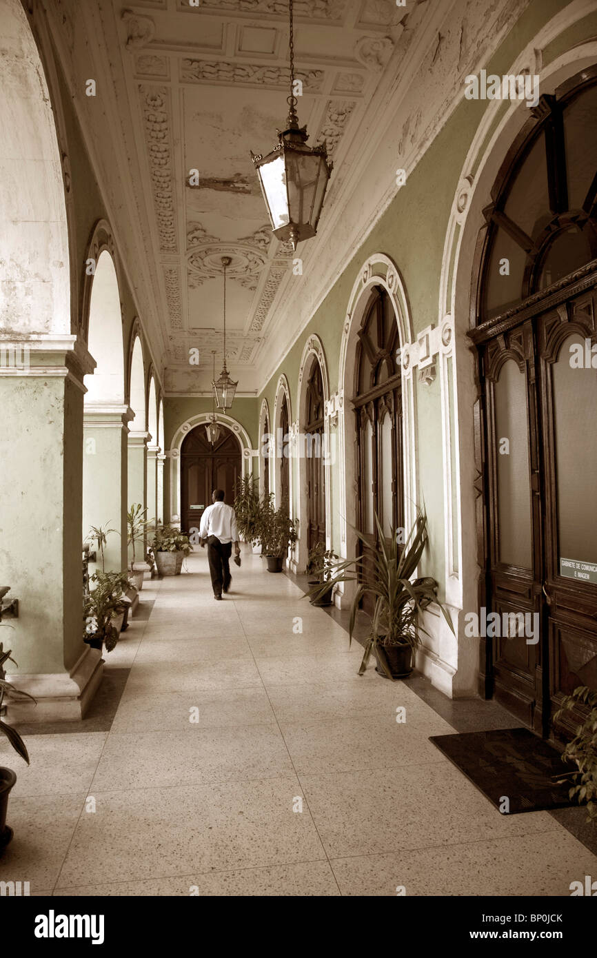 Mosambik Maputo. Alten kolonialen Bögen Eiffels Bahnhof in Maputo. Stockfoto