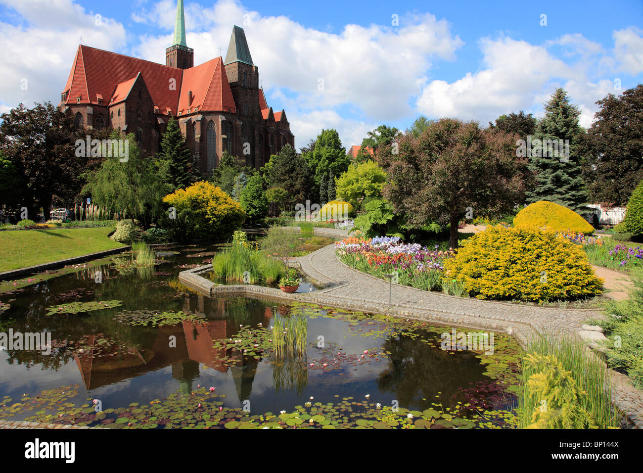 Polen, Breslau, Kirche St. Peter und Paul, Botanischer Garten