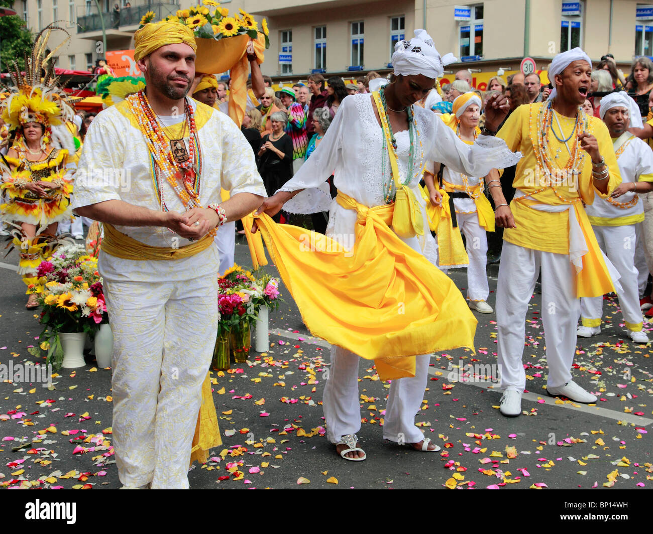 Deutschland, Berlin, Karneval der Kulturen, Menschen in Brasilien Stockfoto