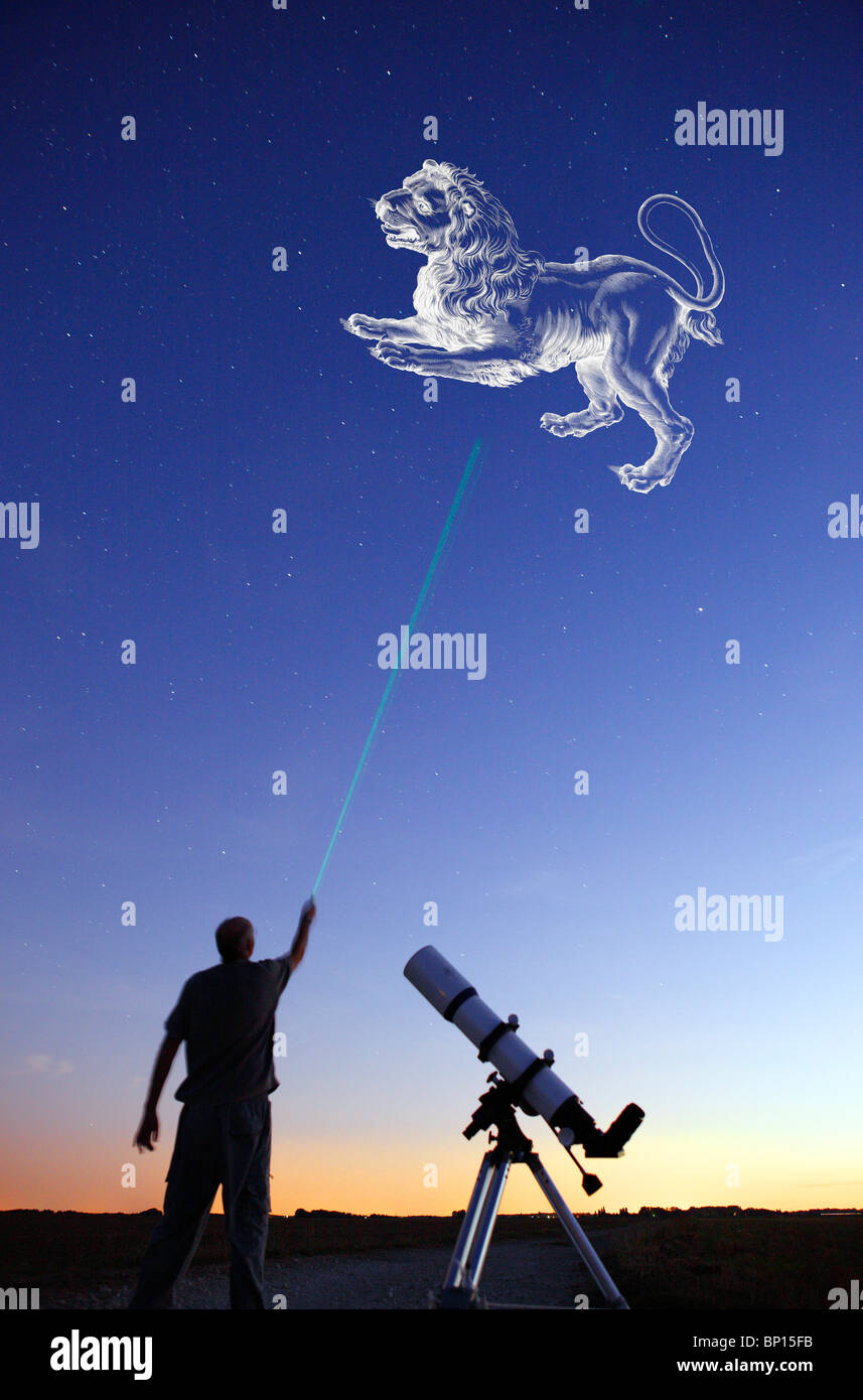 Mann, Blick auf Sternbild, Teleskop Stockfotografie - Alamy