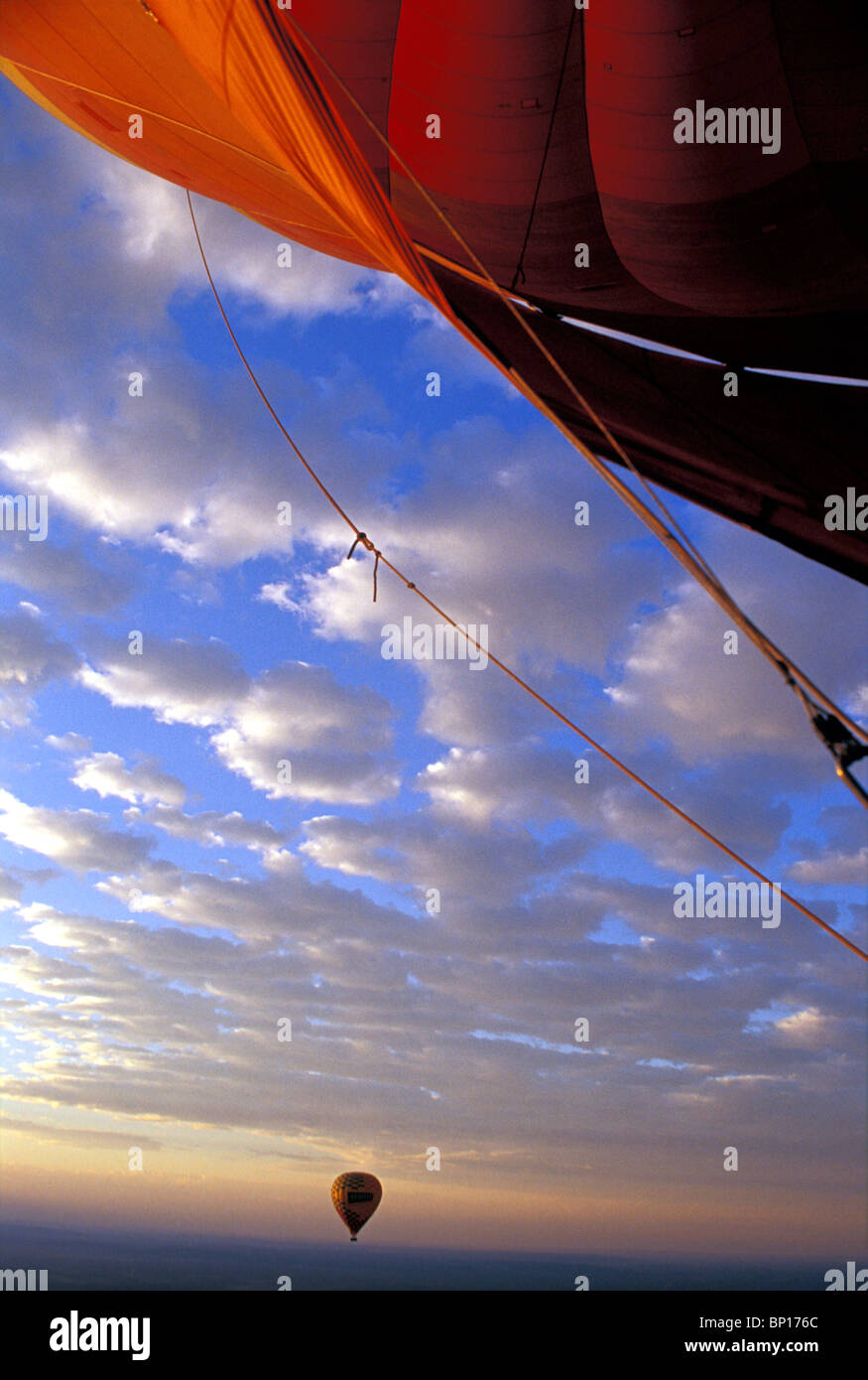 Heißluftballon über Zentral-Australien Stockfoto