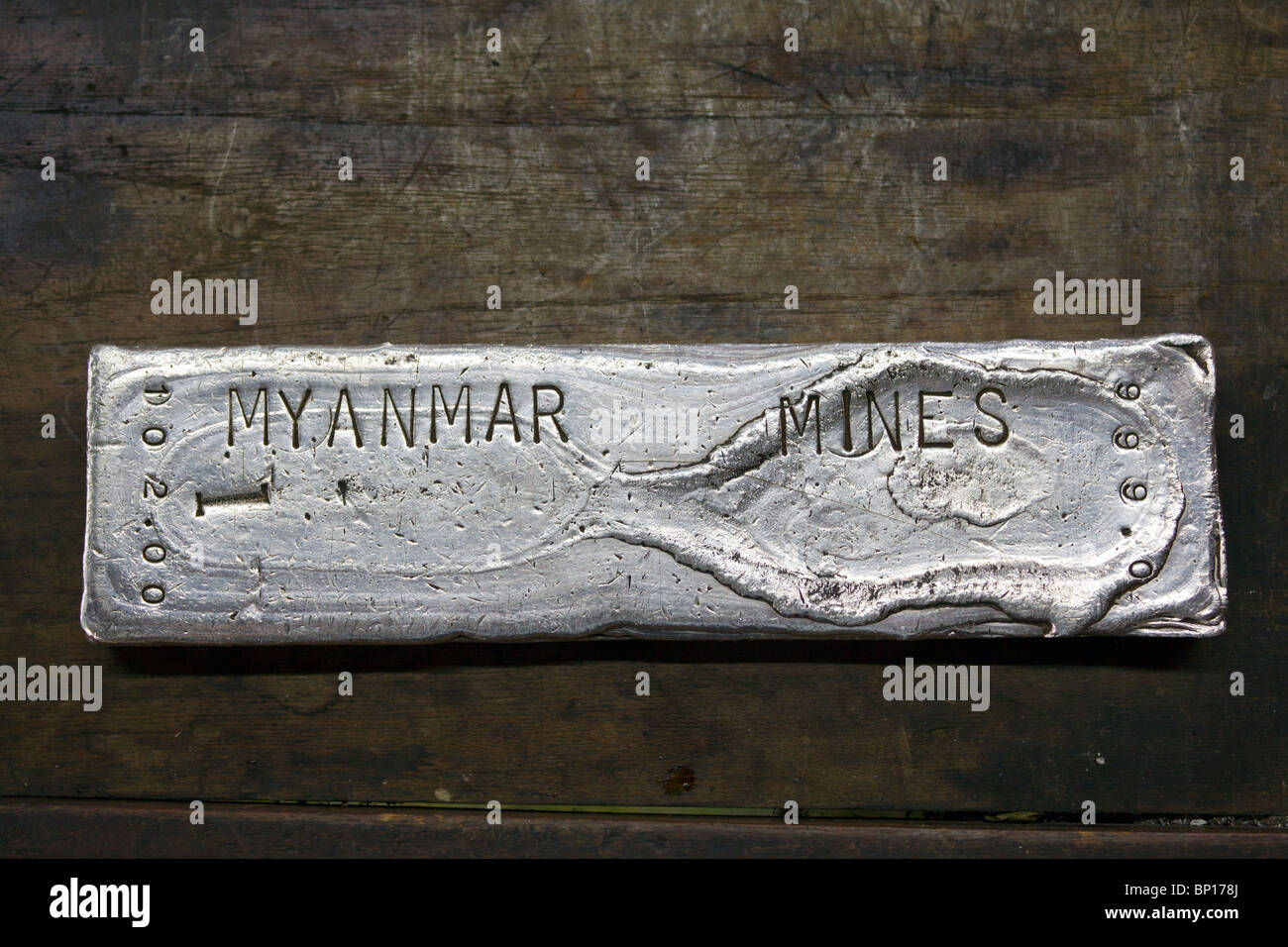Myanmar-Minen Silber Barren Silberschmied Workshop am Ywama, Inle-See, nummeriert Myanmar Burma Stockfoto