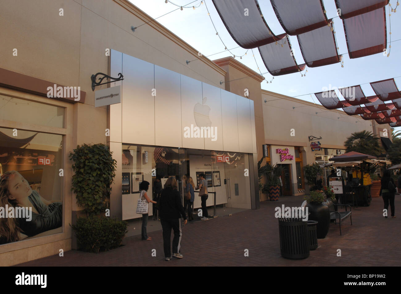 Irvine spectrum Fotos und Bildmaterial in hoher Auflösung Alamy