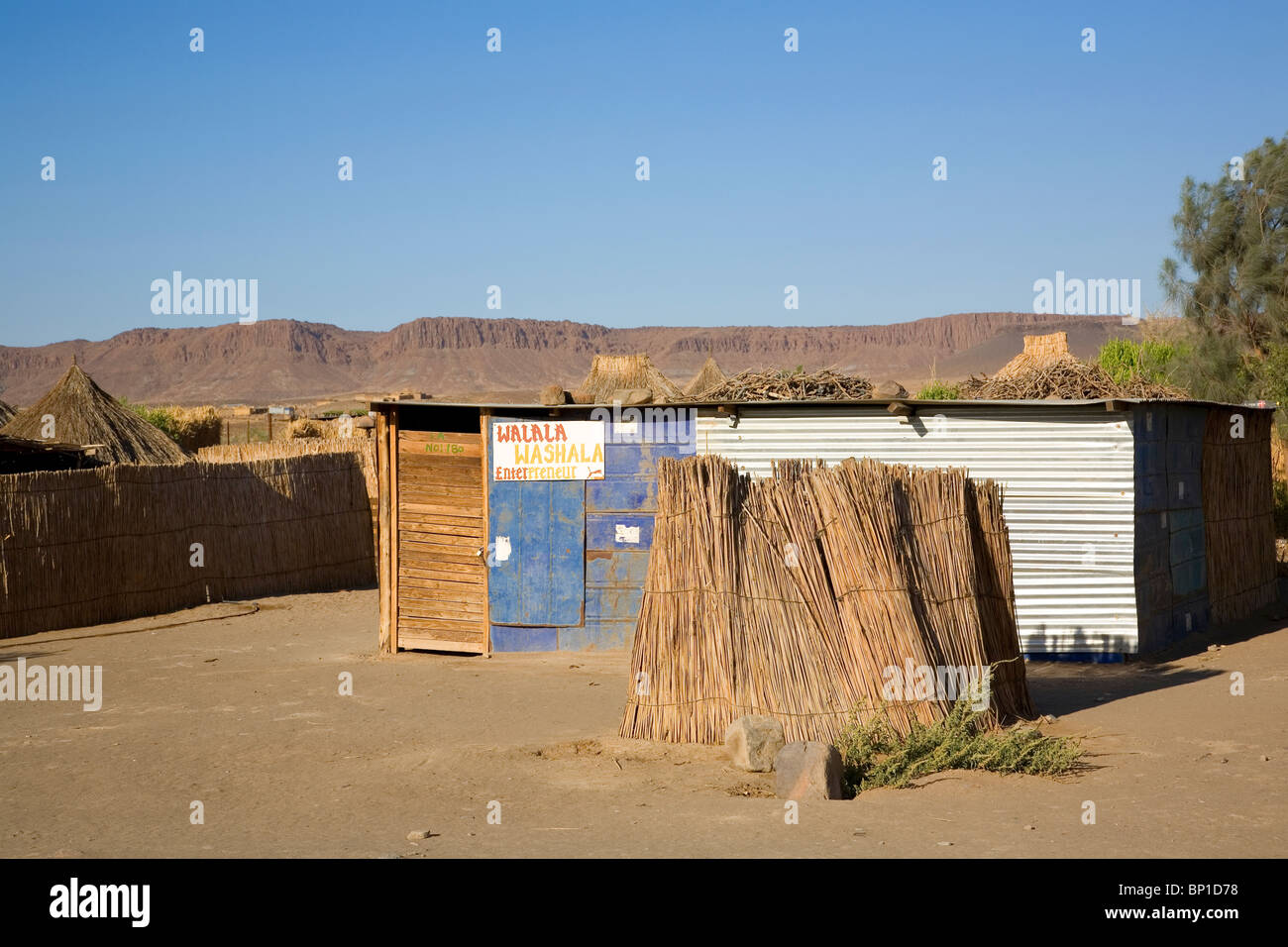 Aussenkehr Dorf - Walala Washala Enterpreneur - Süden Namibias Stockfoto