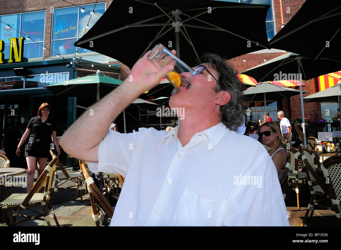 Könnte sein Saft... könnte sein Bier Stockfoto