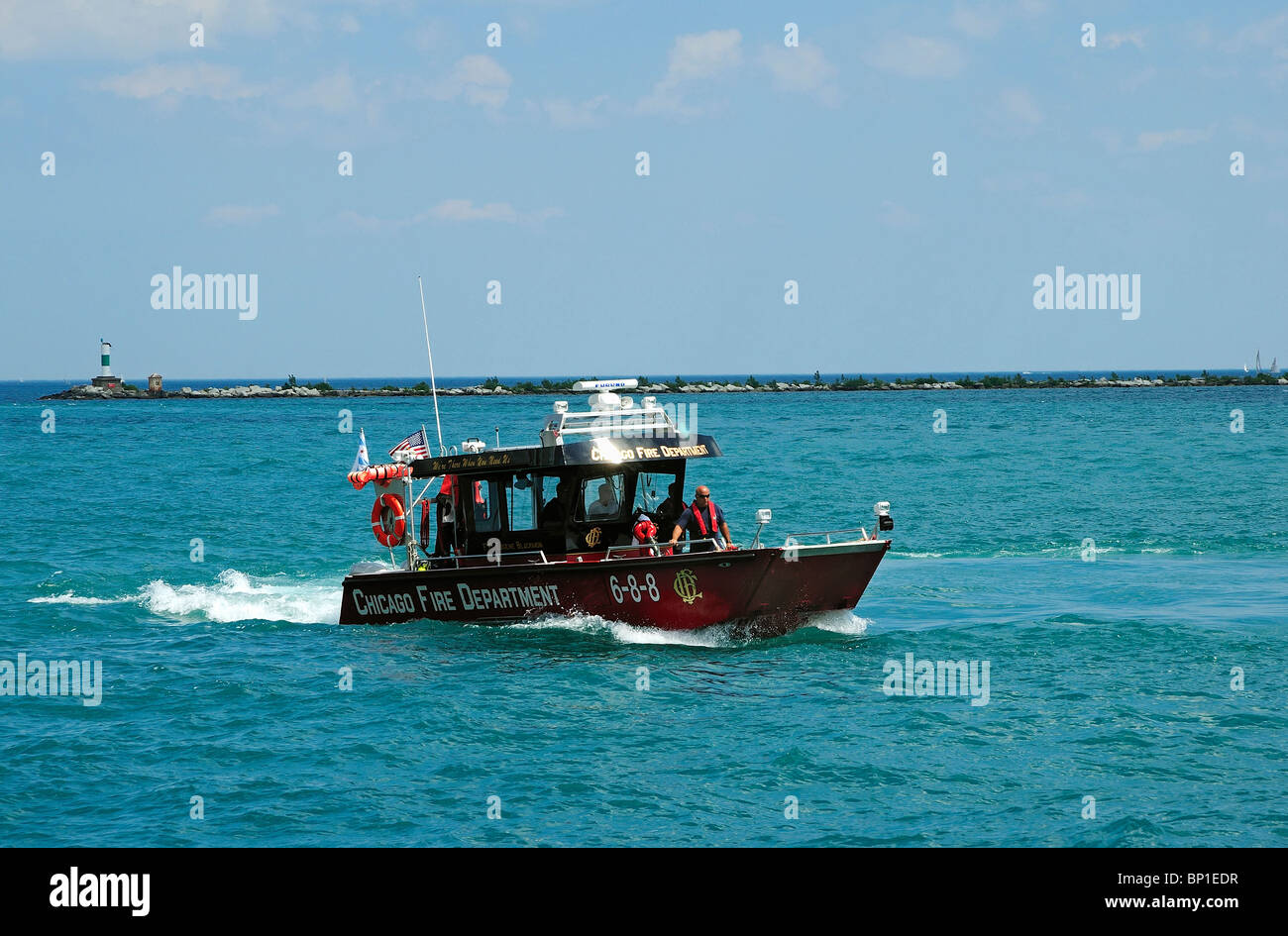 Chicago Fire Department Rescue Boot auf Patrouille am Lake Michigan
