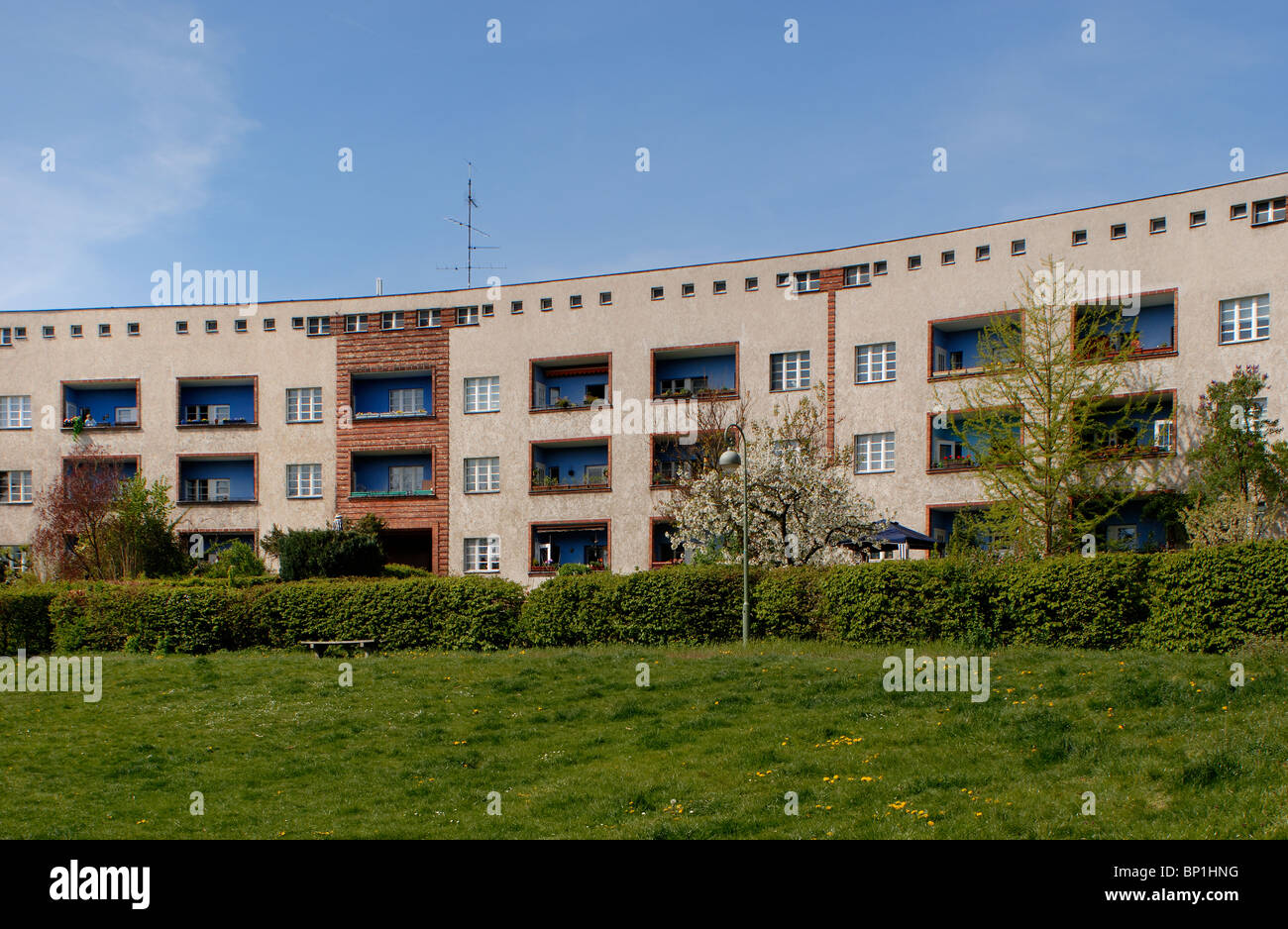 Berlin. Hufeisensiedlung. Hufeisen-Nachlass von Bruno Taut, Fritz-Reuter-Allee, Lowise-Reuter-Ring in Berlin-Neukölln, Britz. Stockfoto