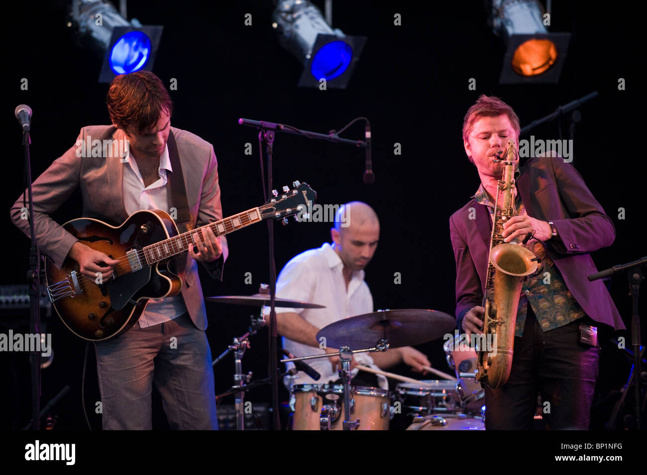 Magnus Lindgren Sax mit seiner Band auf der Bühne spielen, Brecon Jazz Festival 2010 Stockfoto