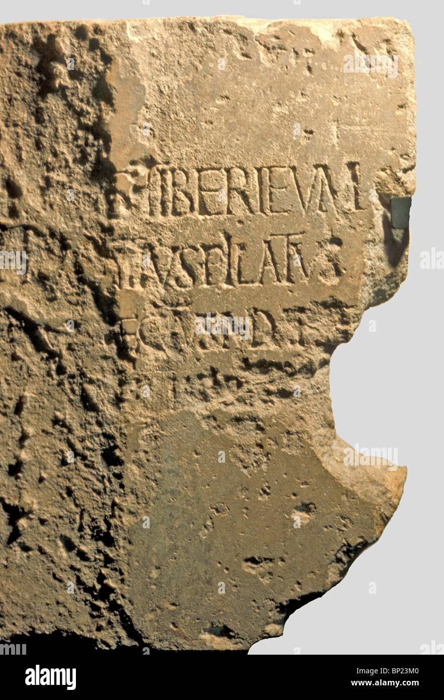 PONTIUS PILATUS INSCHRIFT AUS 26-36 N. CHR. FANDEN IN CAESAREA. DIE Inschrift lautet: ôTIBERIUS Präfekten PONTIUS Pilatus Stockfoto