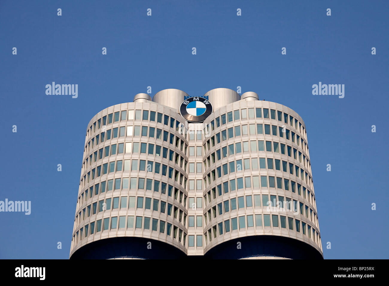 Bmw hochhaus -Fotos und -Bildmaterial in hoher Auflösung – Alamy