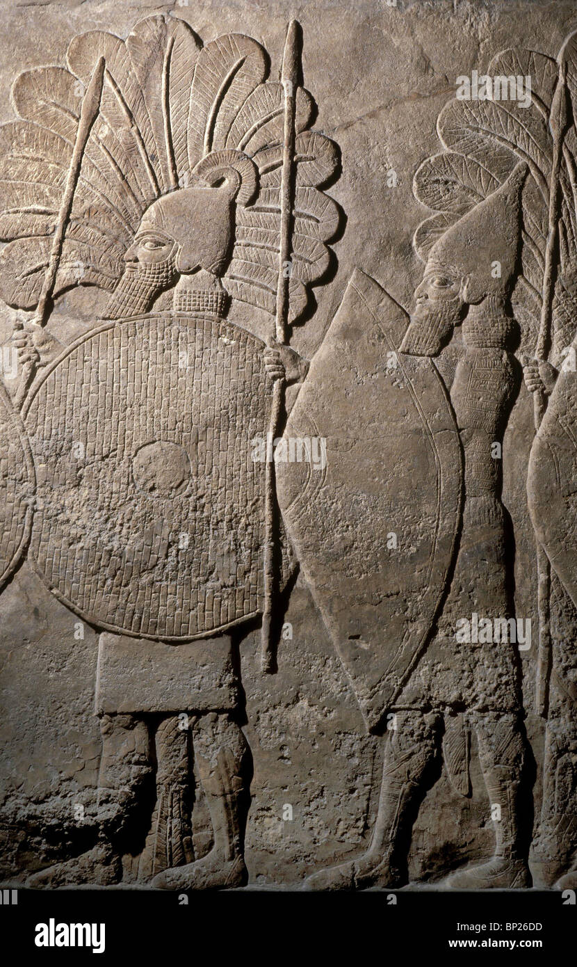 1022. ASSYRISCHE SOLDATEN AUF PARADE, RELIEF AUS DEM PALAST IN NINVEH, C. 700 V. CHR. Stockfoto
