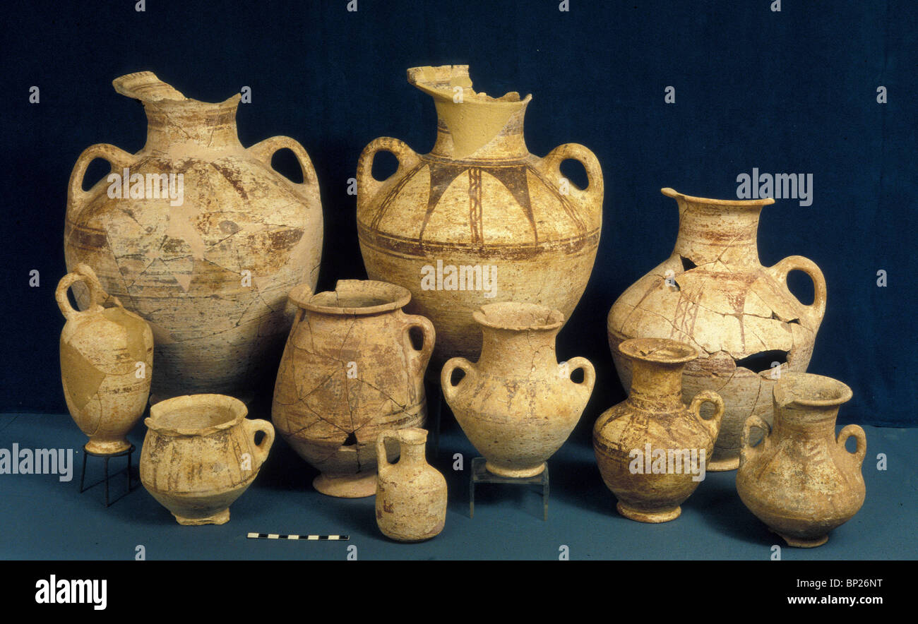 1228. SPÄTEN BRONZE (1400-1300 V. CHR.) KERAMIK GEFUNDEN IN EINEM GRAB IN SCHEM Stockfoto