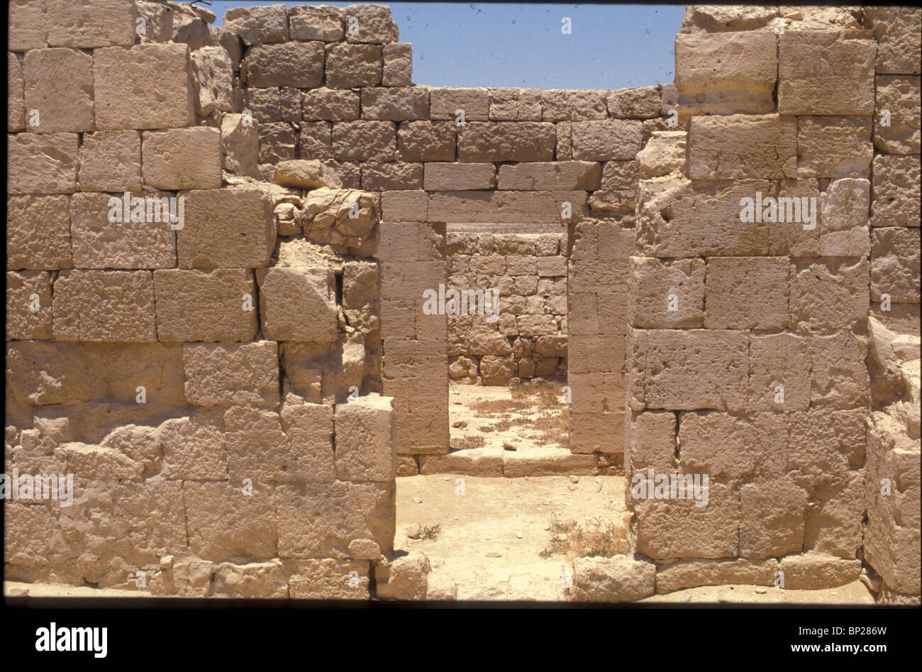 1902. MAMPHSIS (MAMSHIT) - NABATEAN STADT IM ÖSTLICHEN ZENTRALEN NEGEV, BYZANTINISCHE PERIODE KIRCHE Stockfoto