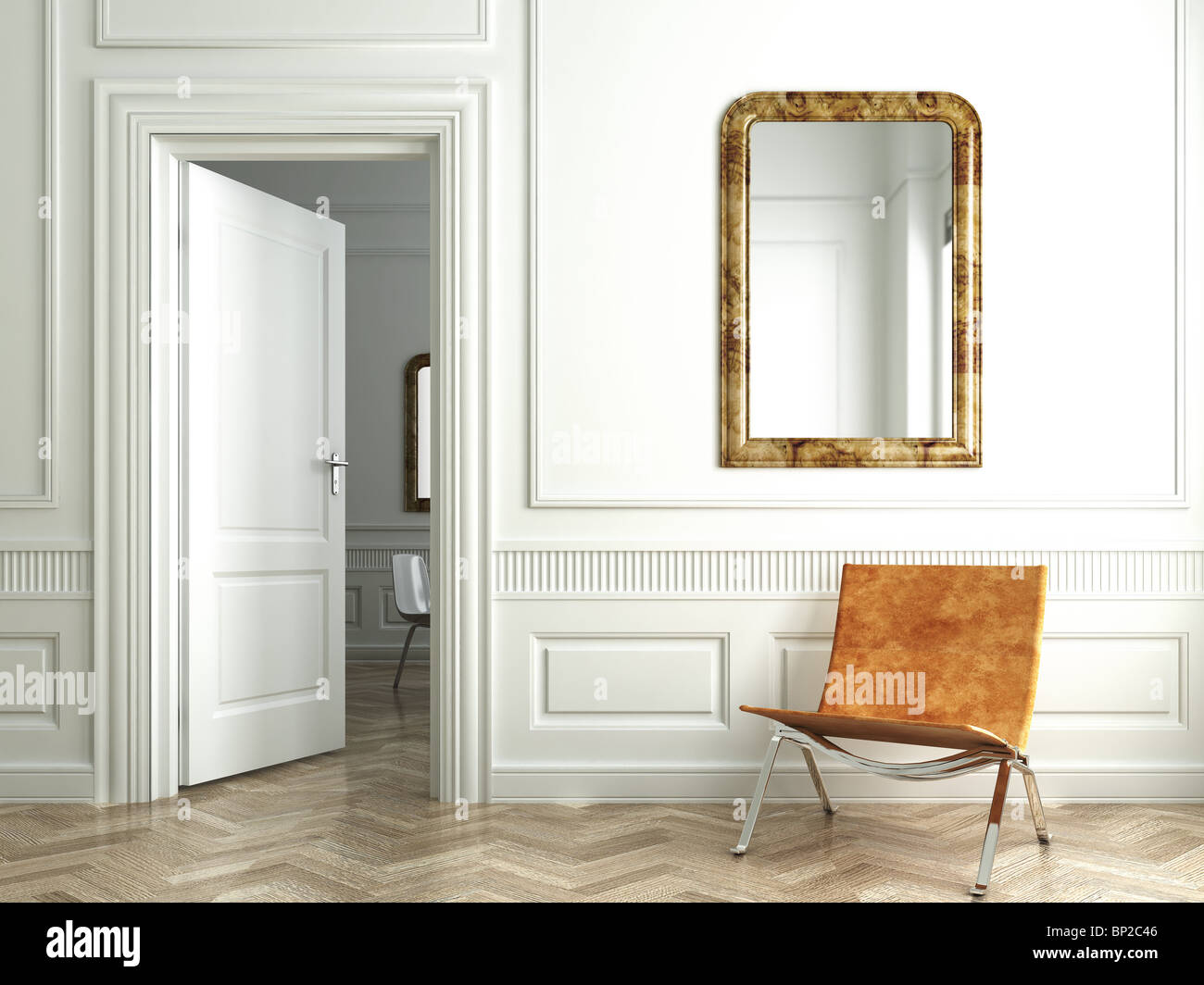 Klassische weiße innere Witn Stuhl Spiegel und offene Tür Stockfoto
