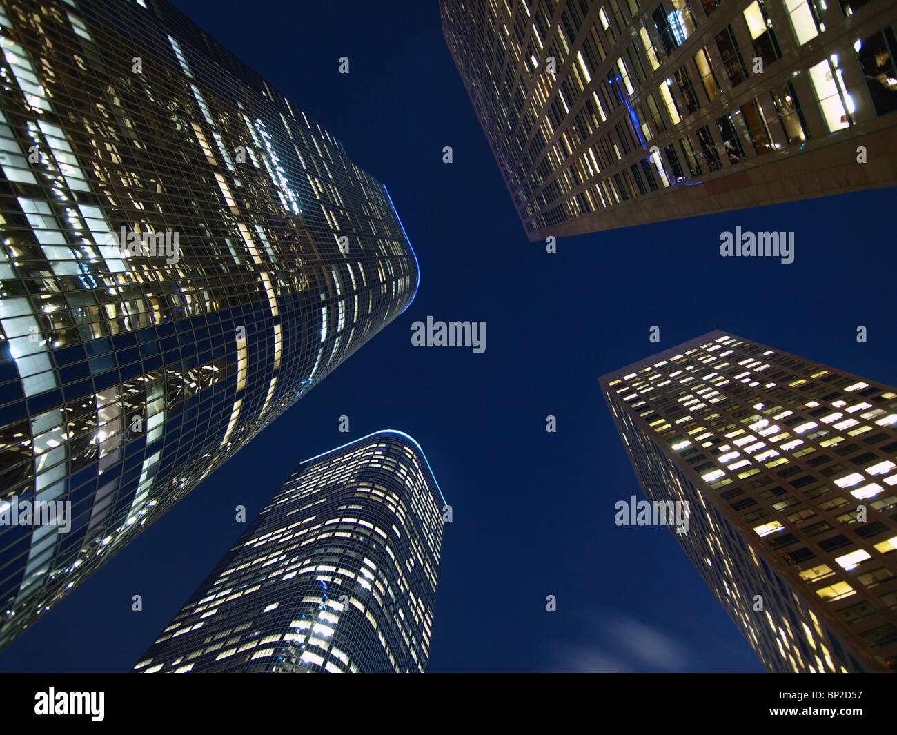 Die Innenstadt von Los Angeles Highrise Towers bei Nacht. Stockfoto
