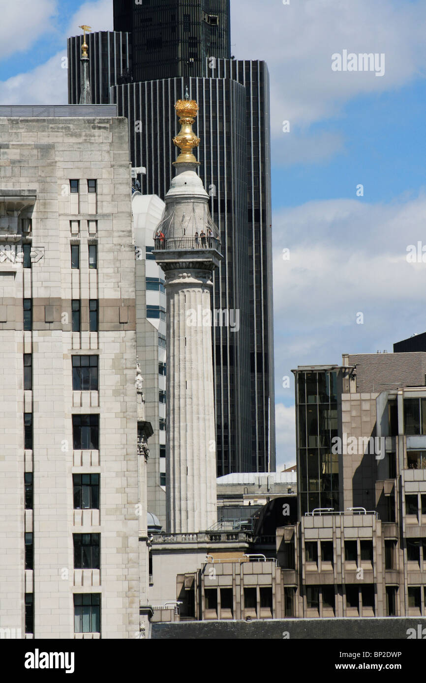 Das Monument London, Great Fire 1666, von Süden aus gesehen Stockfoto