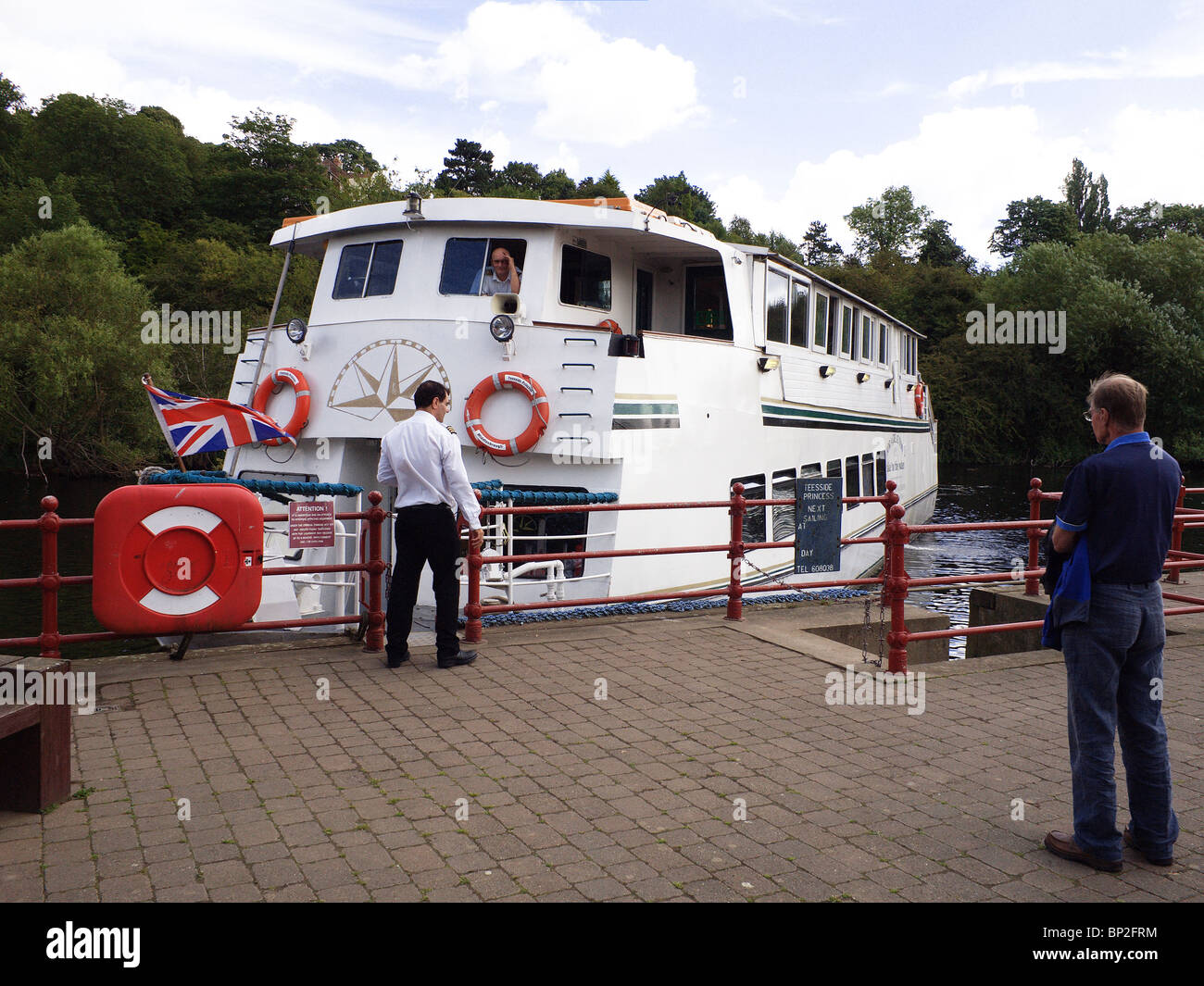 Das Ausflugsschiff "Teesside Prinzessin" über den Fluss Tees bei Yarn Stockfoto