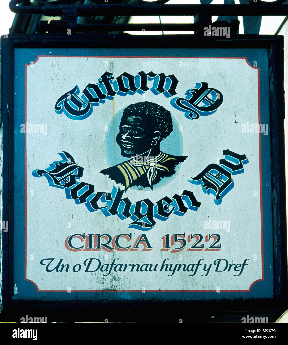 Politisch unkorrekt Waliser-Sprache Zeichen der historischen Black Boy Gastwirtschaft, Caernarfon, North Wales, UK Stockfoto