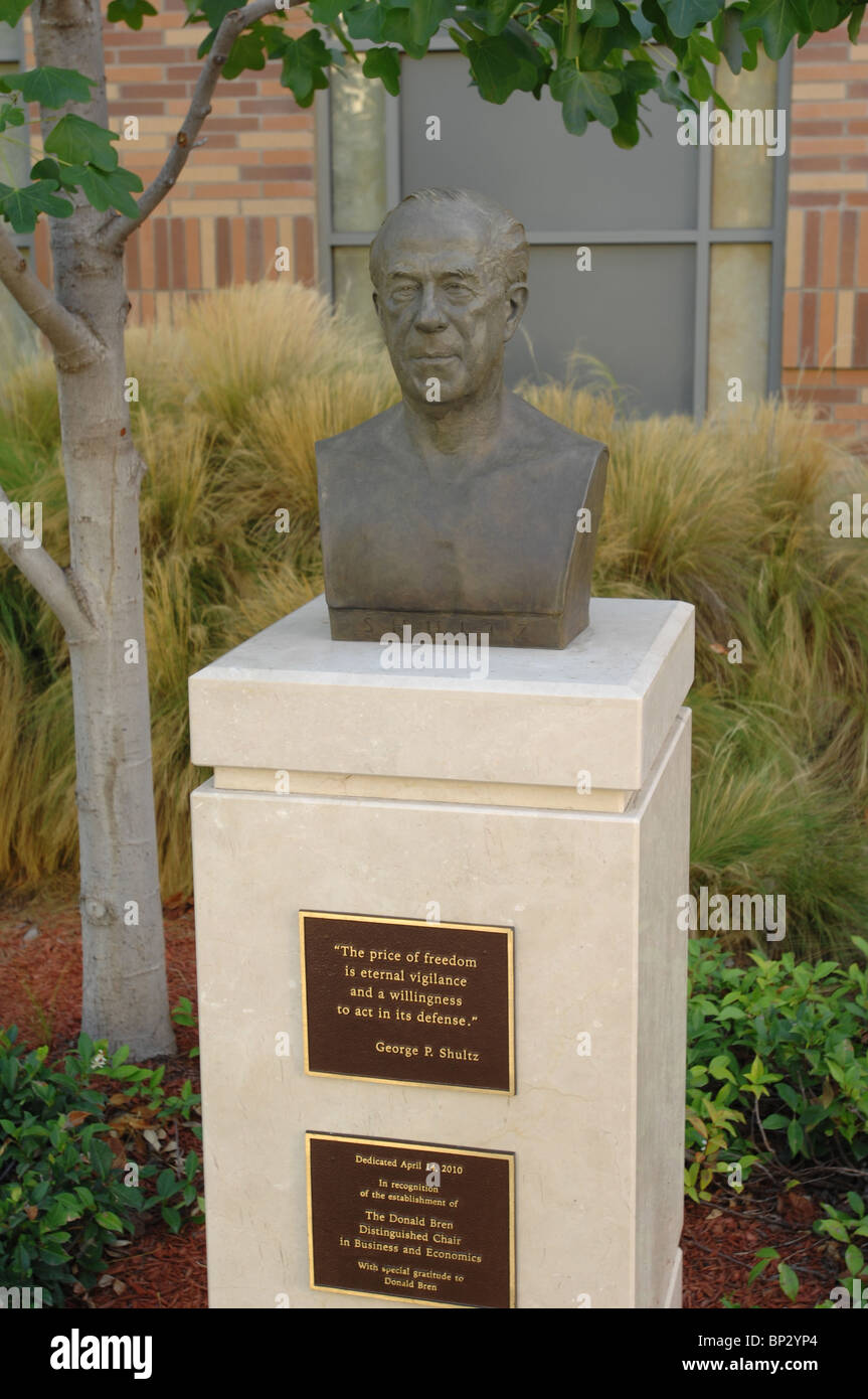 Büste Statue des George P. Schultz an der Chapman University in Orange, Kalifornien Stockfoto
