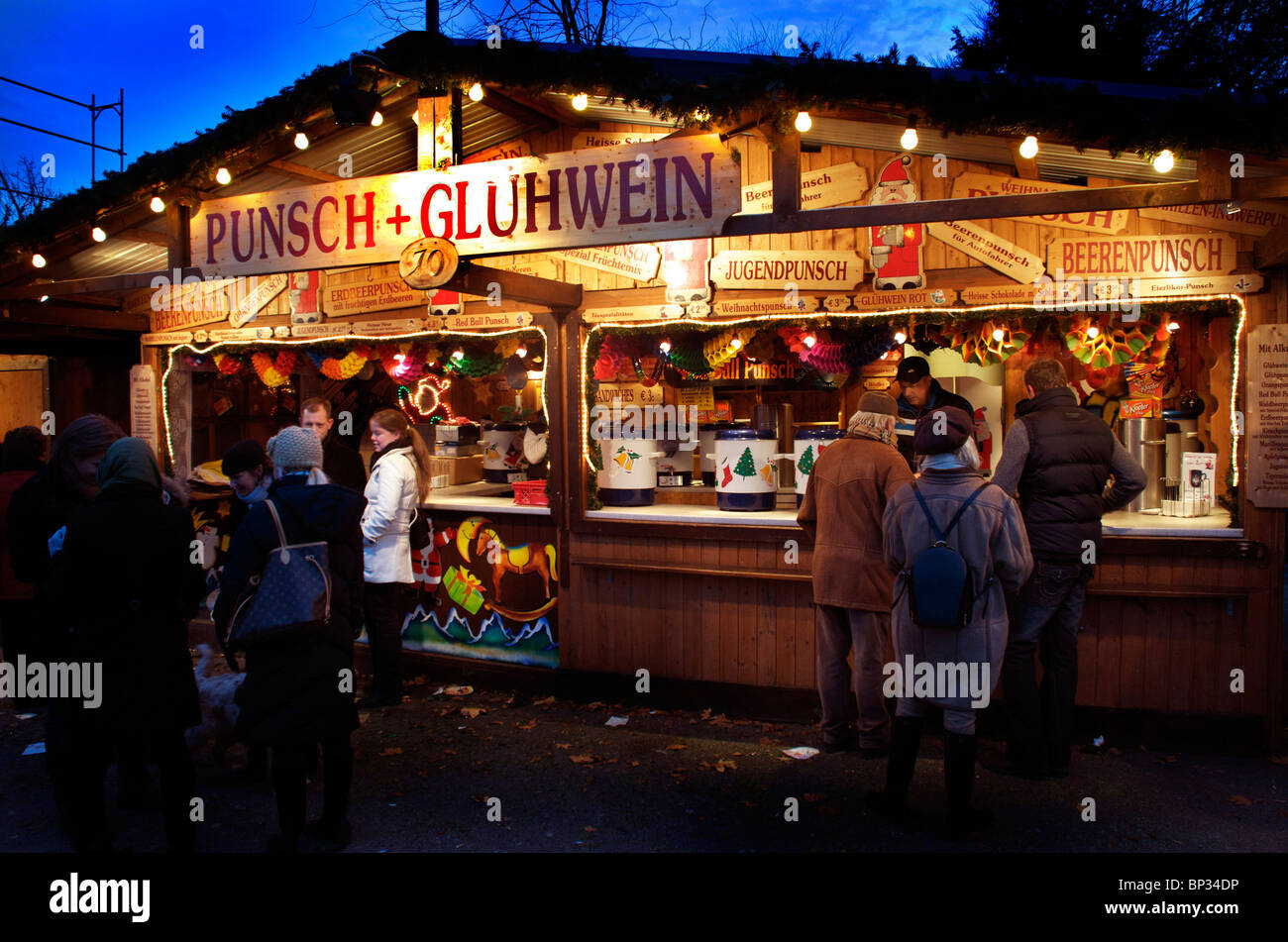 GLÜHWEIN-STALL, WEIHNACHTSMARKT, WIEN, Stockfoto