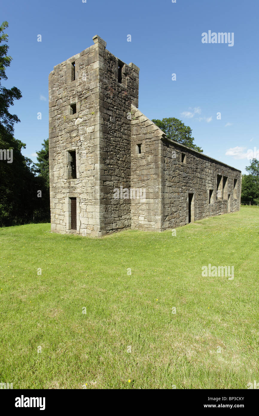 Die Ruinen der Collegiate Church, erbaut 1504 und besucht von King James IV, Clyde Muirshiel Regional Park, Lochwinnoch, Renfrewshire, Schottland, UK Stockfoto