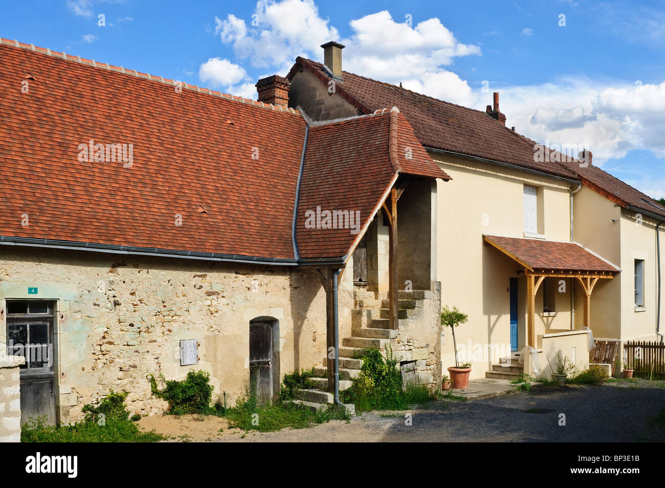 Alte Gebäude restauriert und umgebaut, Stadt-Wohnungen - Indre-et-Loire, Frankreich. Stockfoto