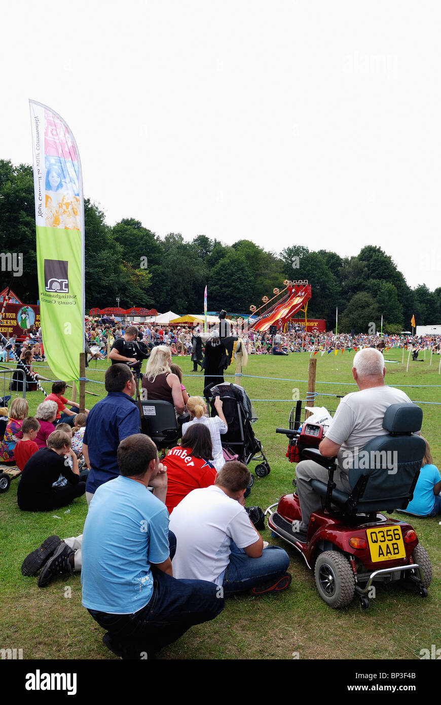 Behinderte Zuschauer bei Robinhood Festival 2010 England uk Stockfoto