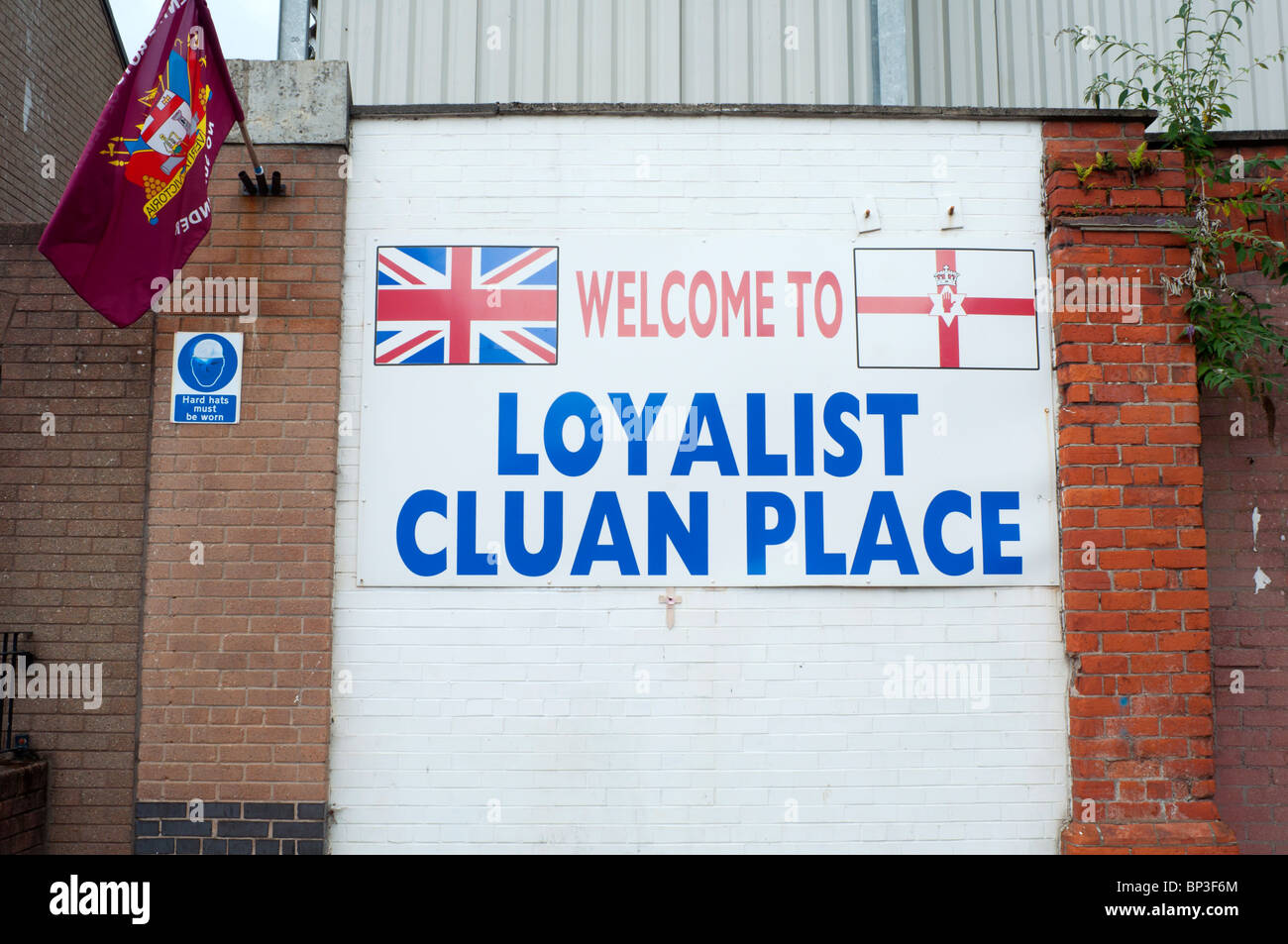 Eingang zum Cluan Ort, Albertbridge Road, East Belfast. Stockfoto