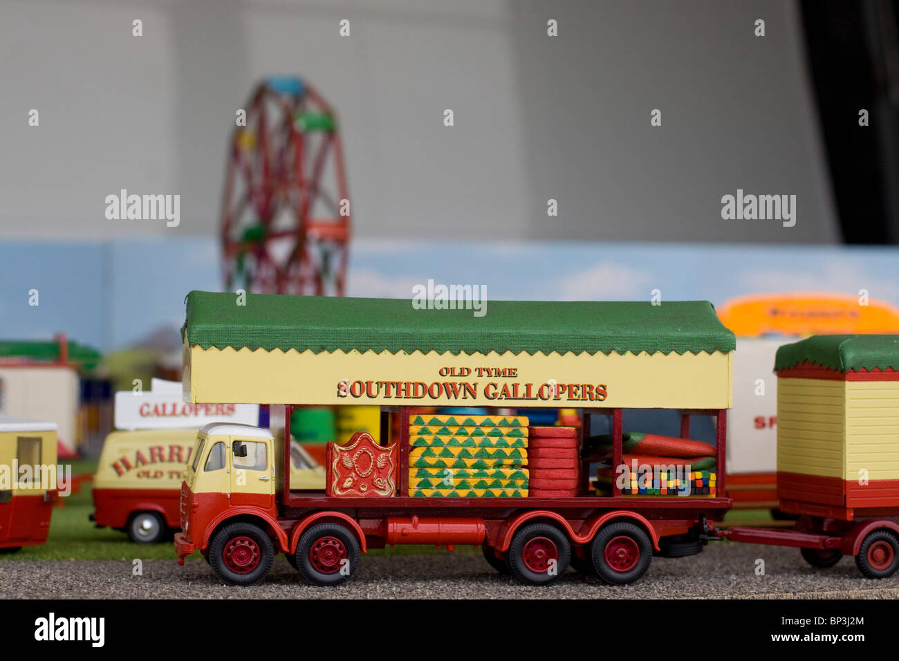 Modell einer Messe-Fahrt auf der Kirmes Stockfoto