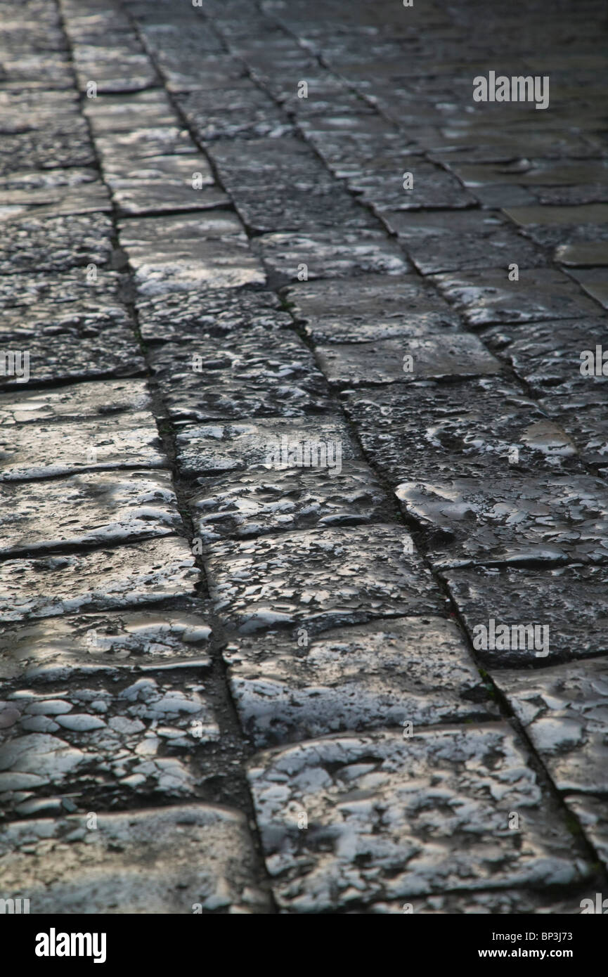 CHINA, Provinz Yunnan Lijiang. Altstadt, Fussgängerzone Zone Pflasterstein Detail. Stockfoto
