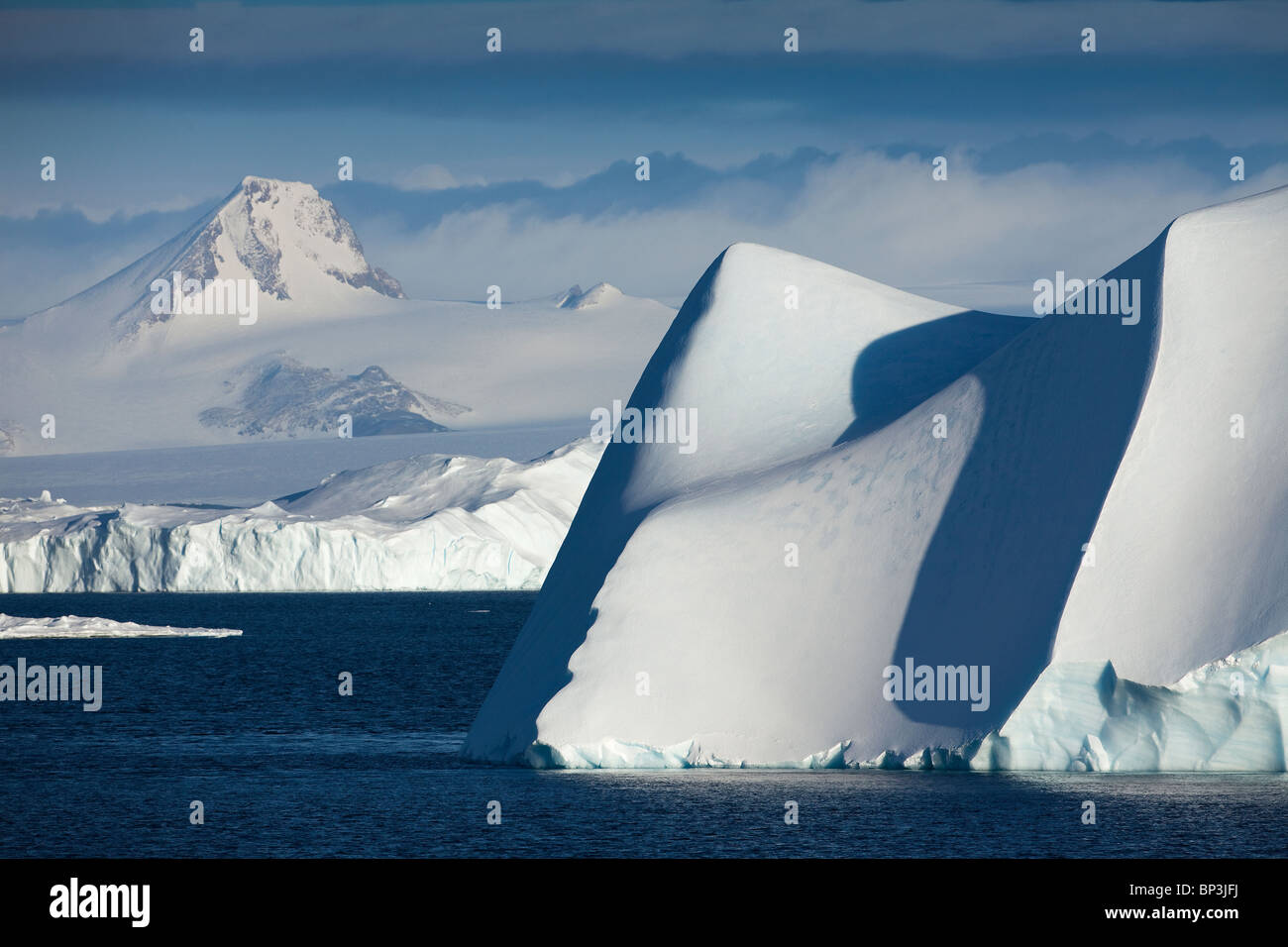 Eisberge in der Antarktis im Sommer Stockfoto