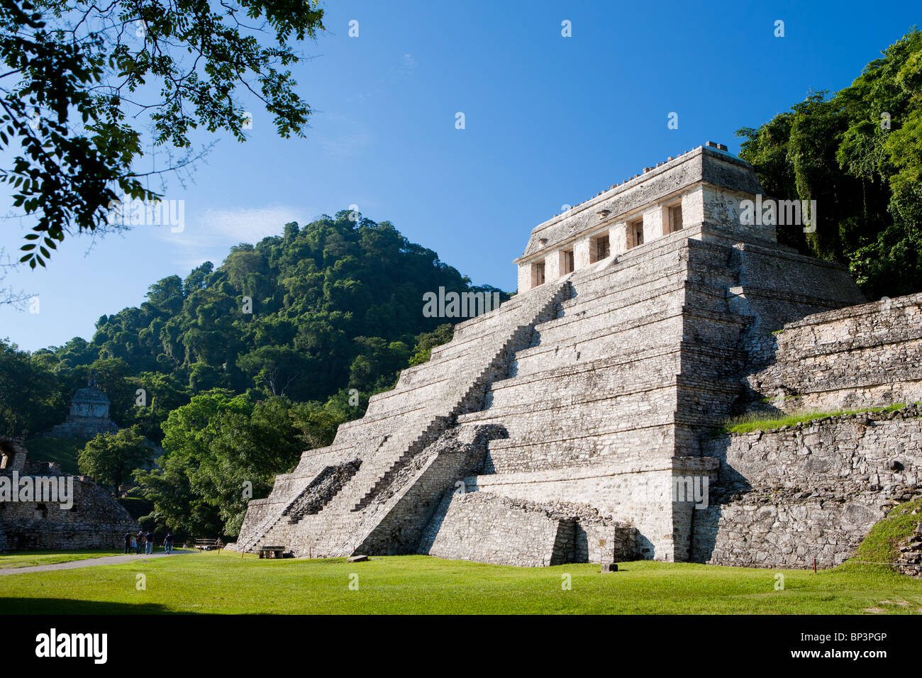 Seitenansicht des Tempels der Inschriften (Grab des Königs Pakal) in archäologische Stätte Palenque, Chiapas, Mexiko Stockfoto