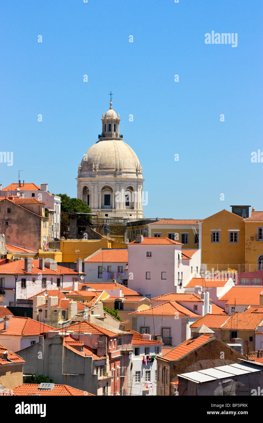 Panteao Nacional und die Dächer der Alfama, Lissabon, Portugal Stockfoto