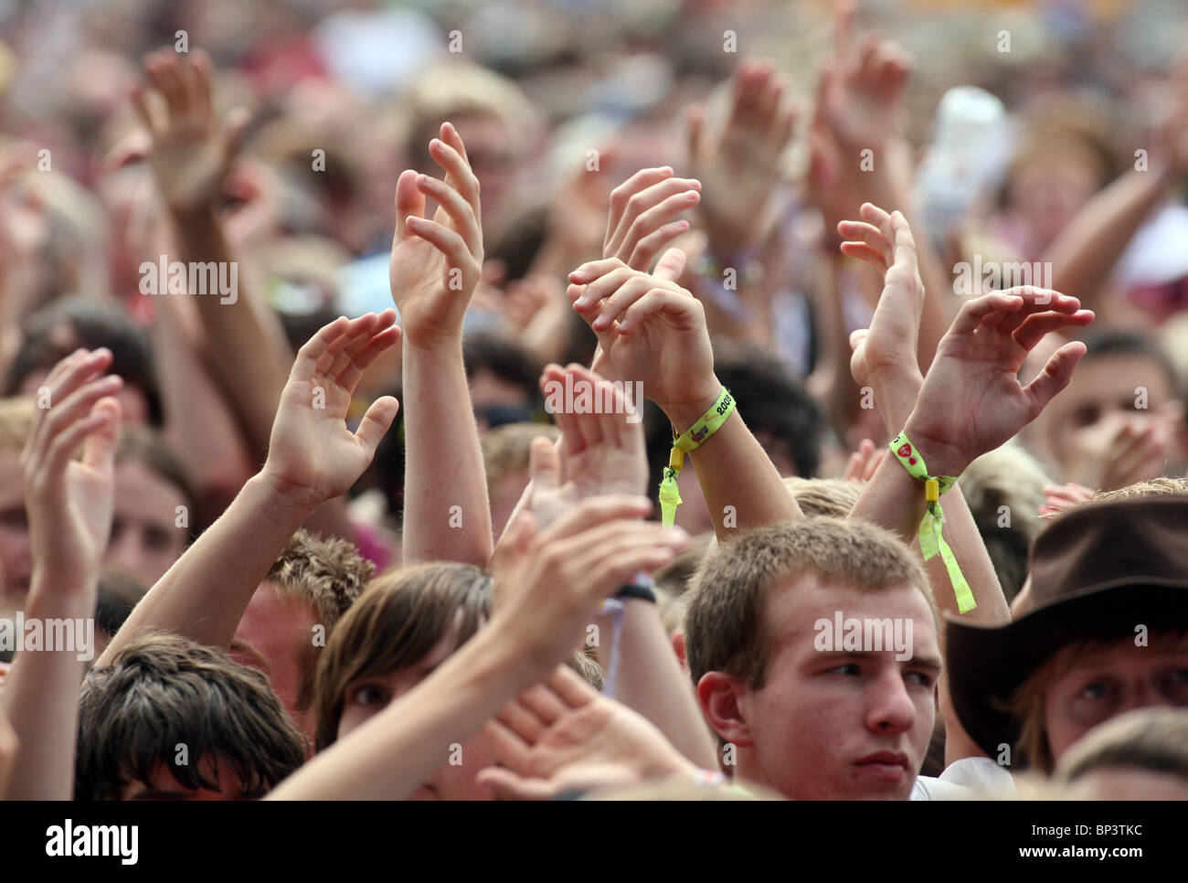 Das Publikum genoss die Musik beim V Festival Stockfoto