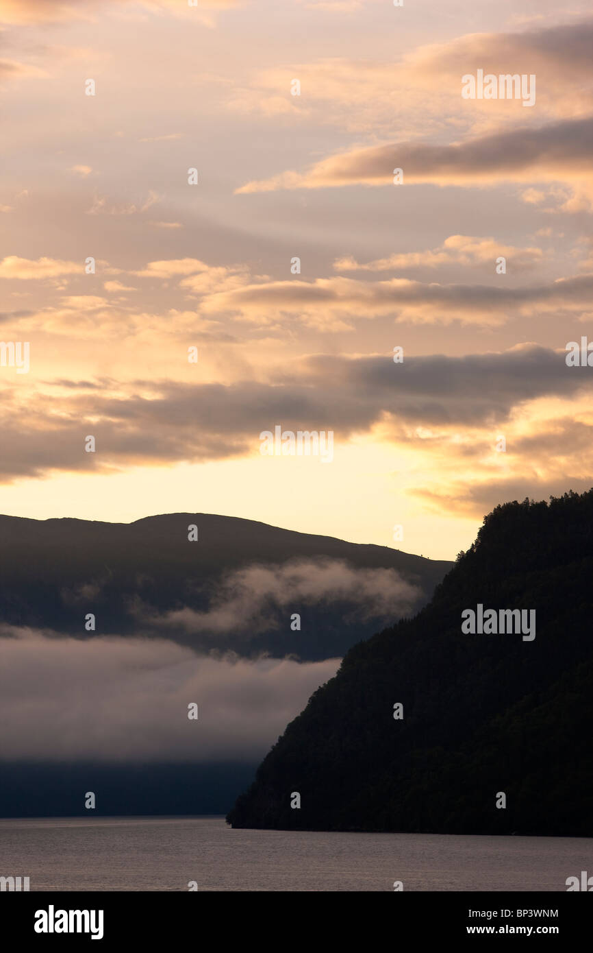 Hundviksfjord Norwegen Hundviksfjord Morgen Sonnenaufgang Hund Viksfjord neblig Stockfoto