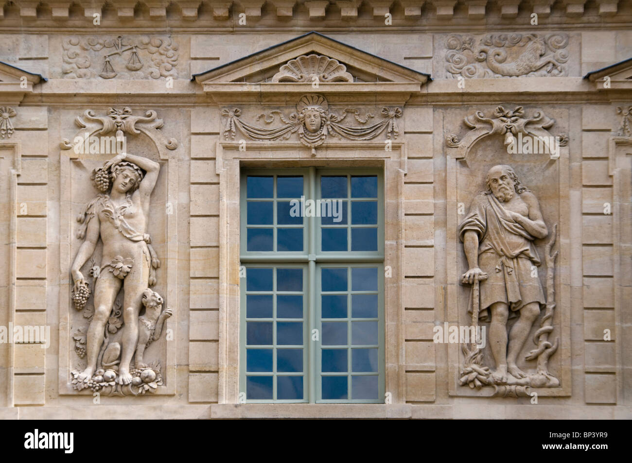 Ausschnitt aus der Hôtel de Sully Stockfoto