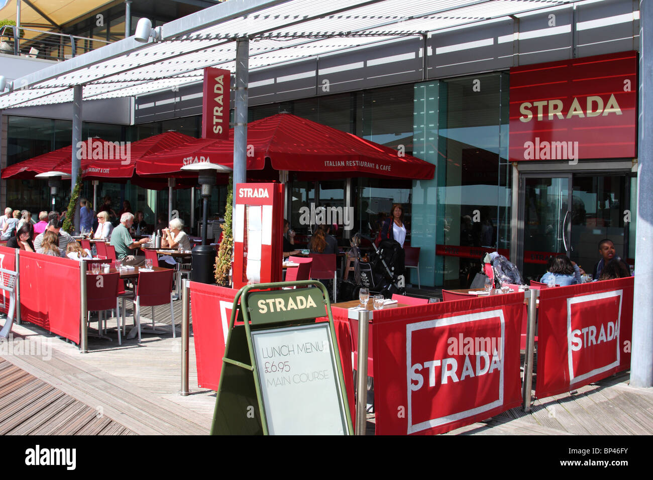 Strada Café-Bar in Brighton Marina, West Sussex, England, U.K Stockfoto