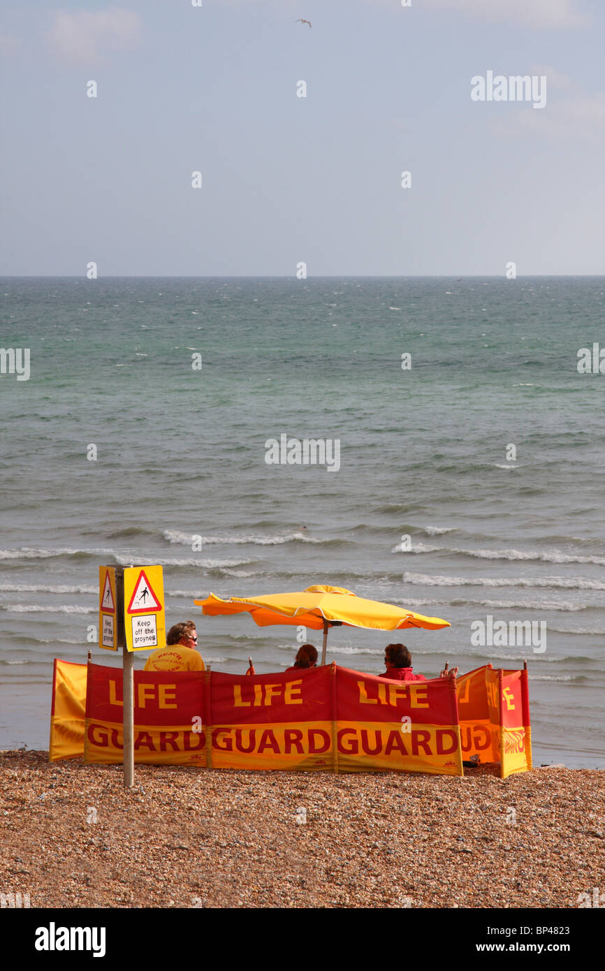 Rettungsschwimmer am Strand von Brighton. Stockfoto