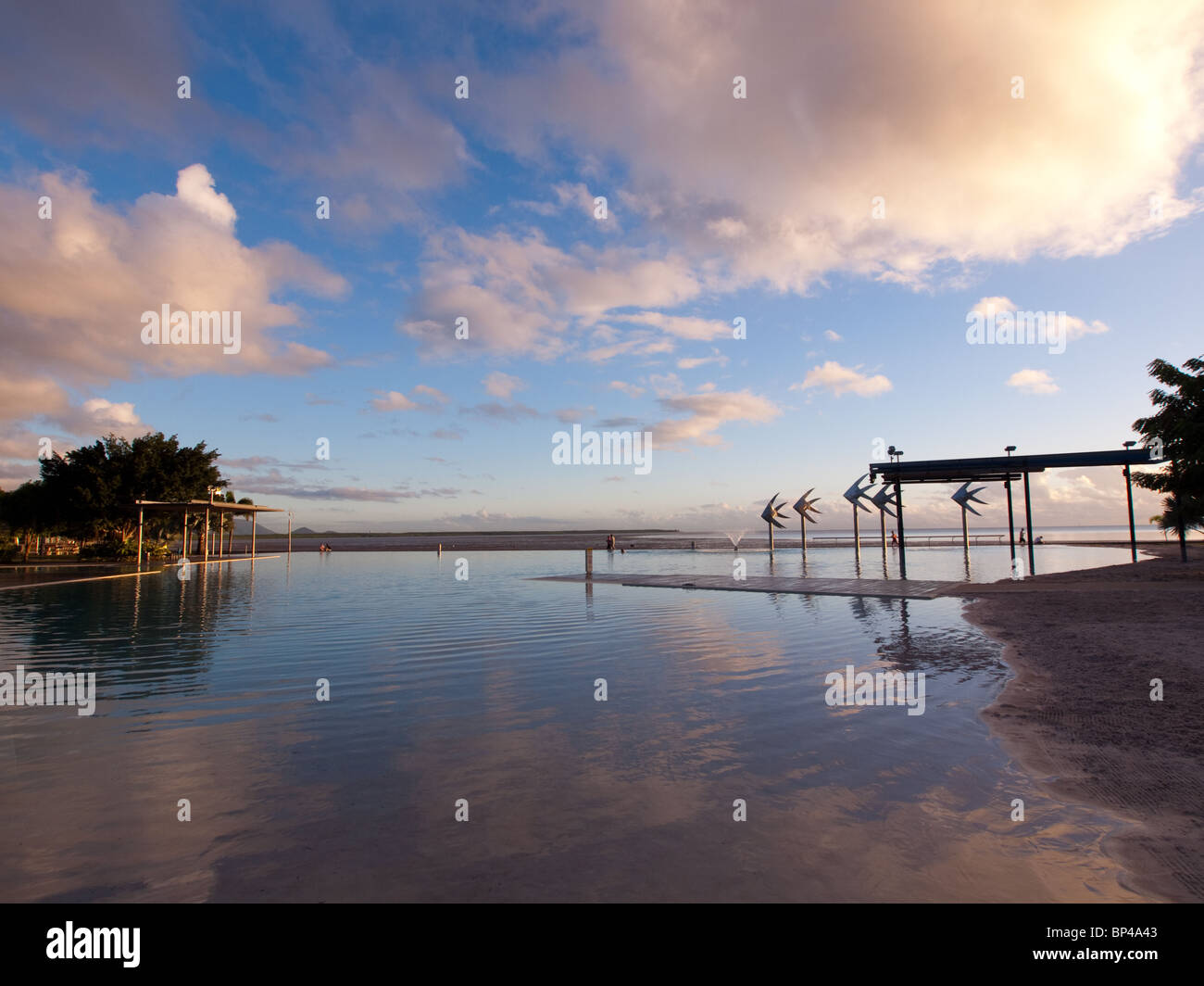 Vom frühen Morgen an der Esplanade Lagune in Cairns, Australien. Stockfoto