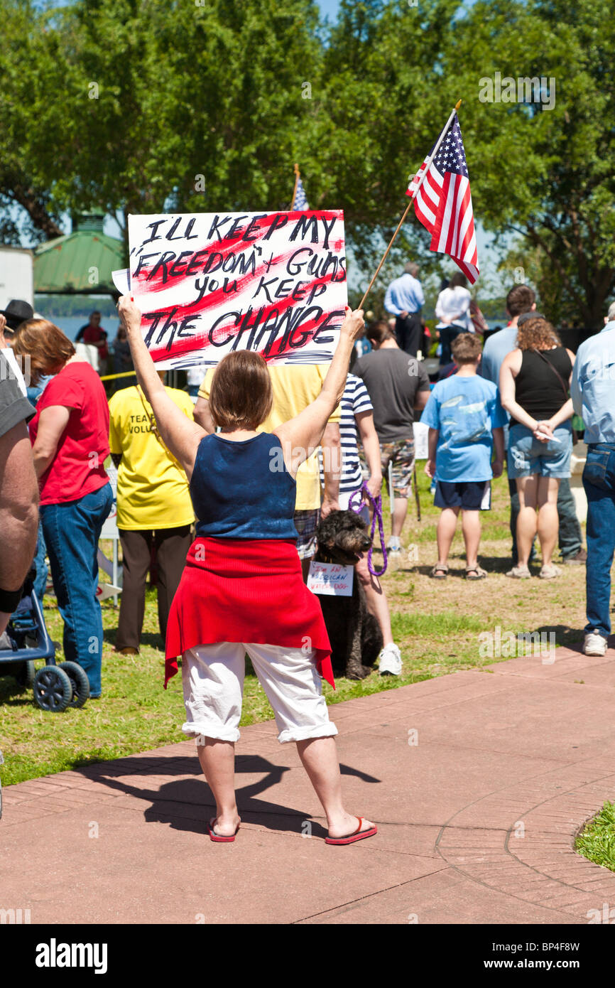 Eustis, FL - betroffenen Apr 2009 - Bürger Rallye bei einer Teeparty politische Veranstaltung im Farran Park in Eustis, Florida Stockfoto