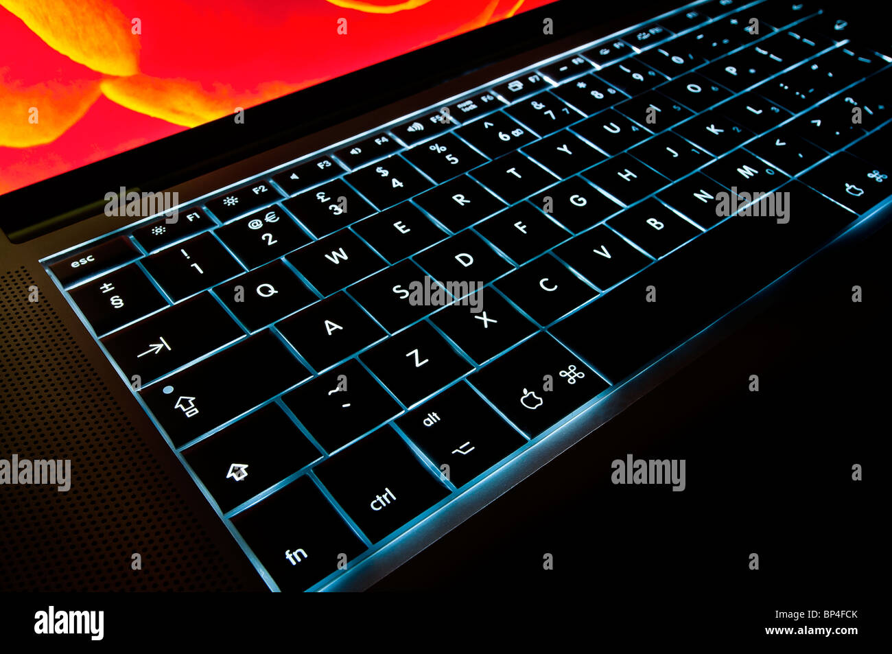 Computer-Laptop-Tastatur Nahaufnahme Detail der Tasten und Symbole Stockfoto
