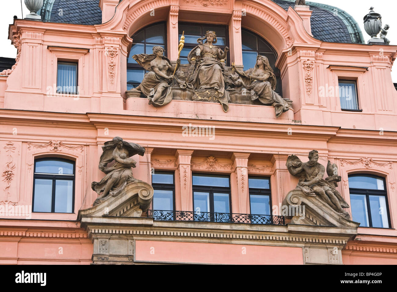 Reich verzierte rosa Neo-barocken Fassade Wenceslas Square-Prag-Tschechische Republik-Osteuropa Stockfoto