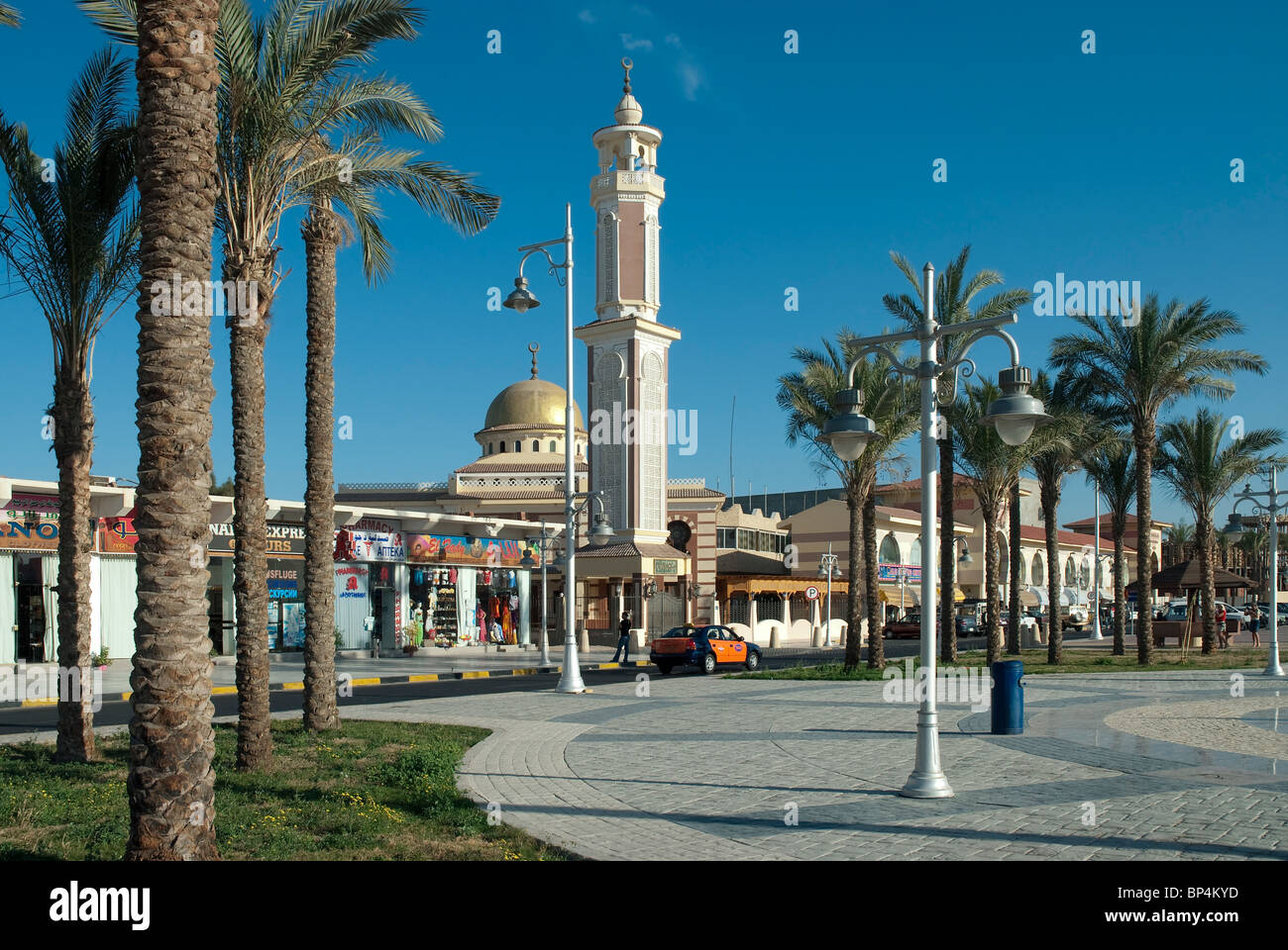 Moschee in Dorfstraße Tourist Area, Hurghada, Rotes Meer, Ägypten Stockfoto