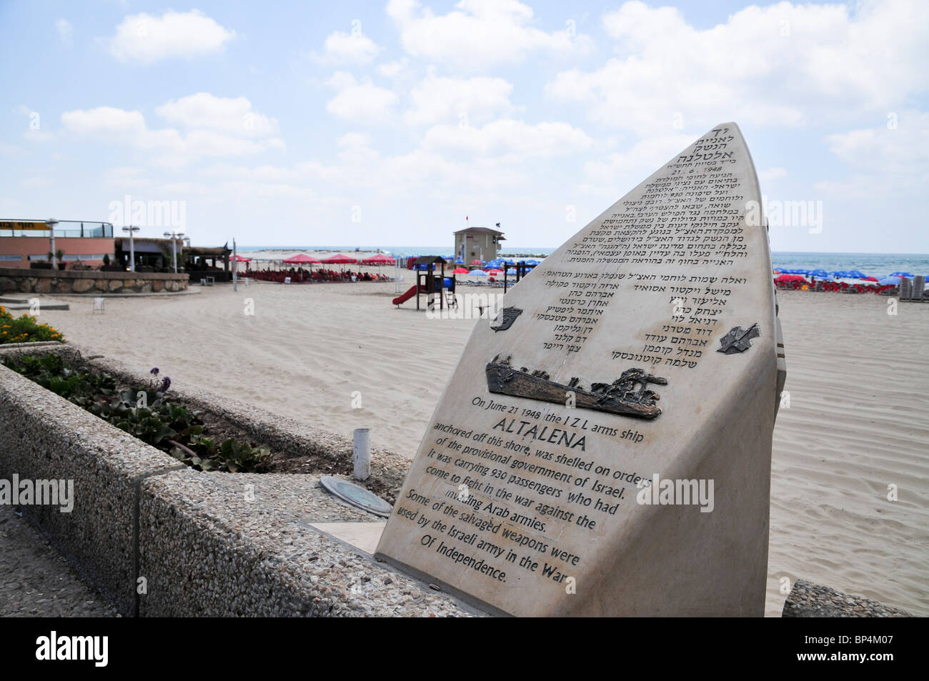 Israel, Tel Aviv Memorial für die IZL Arme Schiff Unternehmer am Strand Stockfoto