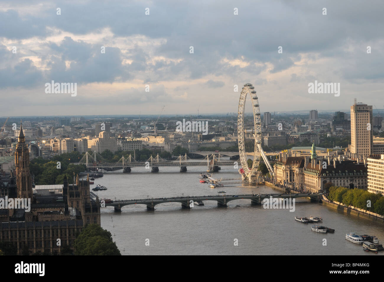 Blick auf London von Millbank Tower mit dem London Eye Stockfoto